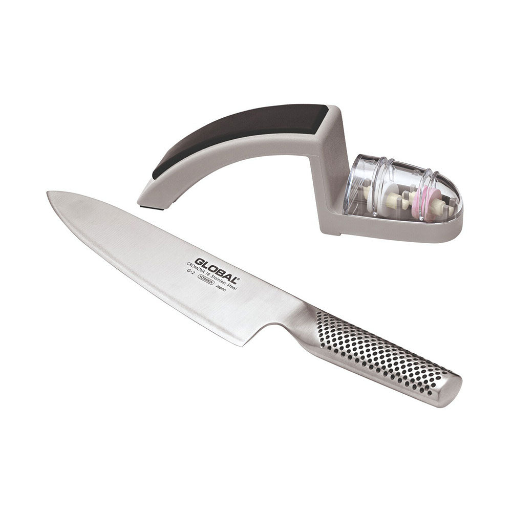 Le couteau de Global Knives Cook avec taille-creux